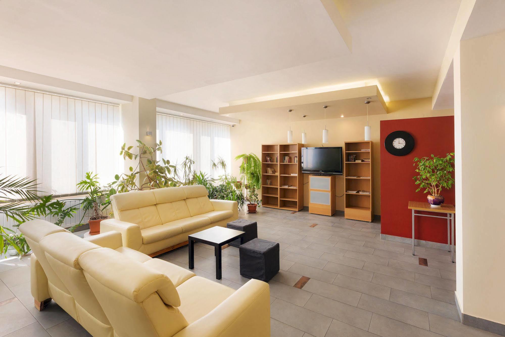 Dom Turystyczny Indigo Hostel Krasków Εξωτερικό φωτογραφία